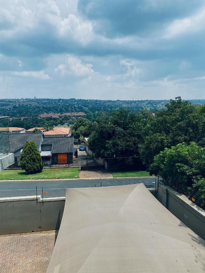 Rnb Guesthouse Roodepoort Exterior foto