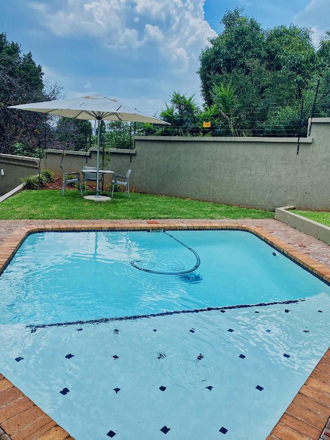 Rnb Guesthouse Roodepoort Exterior foto