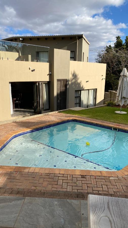 Rnb Guesthouse Roodepoort Exterior foto